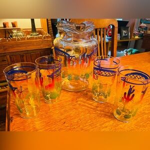 Mid-Century Modern Glass Pitcher with 4 Juice Glasses with Mexican Motif.